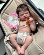 Jolie – Full Body Silicone Reborn Baby Boy Doll - Photo 4