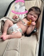 Jolie – Full Body Silicone Reborn Baby Boy Doll - Photo 3